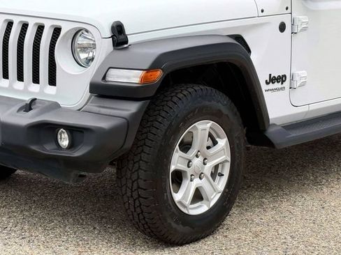 Used 2022 Jeep Wrangler Unlimited Sport AWD/4WD image 10