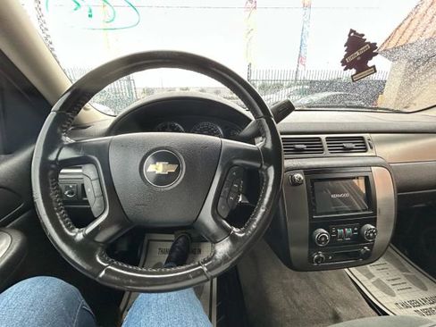 Used 2007 Chevrolet Suburban LS image 17
