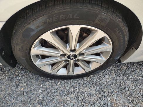 Used 2017 Hyundai Sonata Limited w/ Ultimate Package 04 FWD image 35