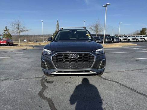 Used 2023 Audi Q5 2.0T Premium w/ Convenience Package image 2
