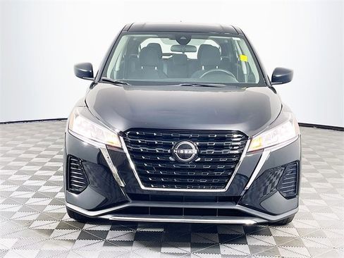 Used 2022 Nissan Kicks S image 3