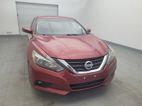 Used 2016 Nissan Altima 2.5 SR w/ Interior Lighting Package image 14