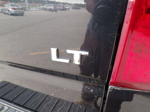 Used 2024 Chevrolet Silverado 1500 LT AWD/4WD image 16