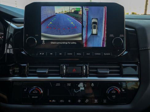 New 2025 Nissan Pathfinder SL image 30