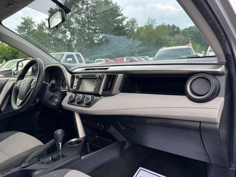 Used 2013 Toyota RAV4 LE FWD image 20