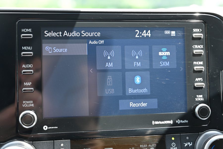 Used 2021 Toyota Highlander XLE AWD/4WD image 27