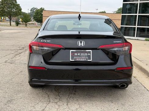 Used 2023 Honda Civic Sport image 4