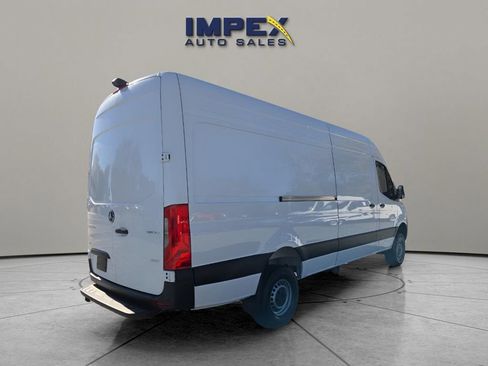 Used 2025 Mercedes-Benz Sprinter 2500 image 5