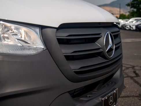 Used 2024 Mercedes-Benz Sprinter 3500 image 15
