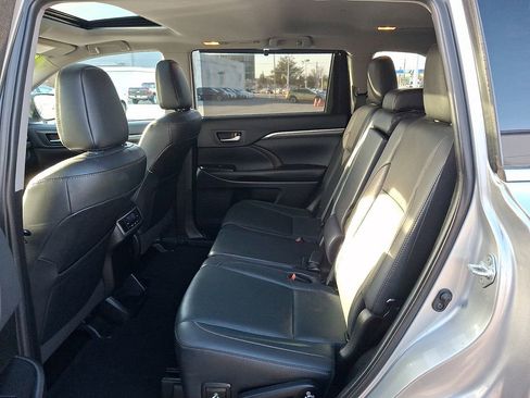 Used 2019 Toyota Highlander Limited Platinum image 13