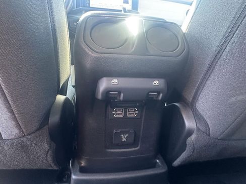 Used 2024 Jeep Wrangler Sahara image 37