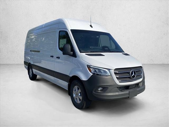 Used 2025 Mercedes-Benz Sprinter 2500 image 7