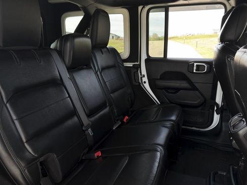 Used 2021 Jeep Wrangler Unlimited Sahara AWD/4WD image 21