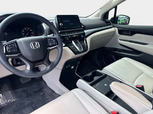 Certified 2025 Honda Odyssey Touring image 16