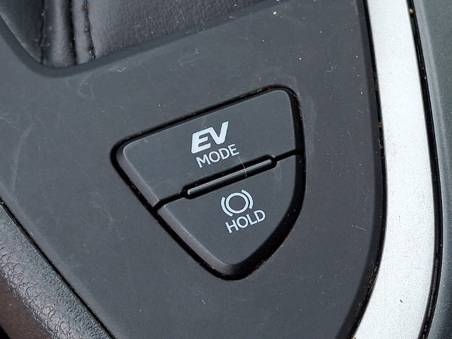 Used 2024 Lexus UX 250h AWD w/ Premium Package image 26
