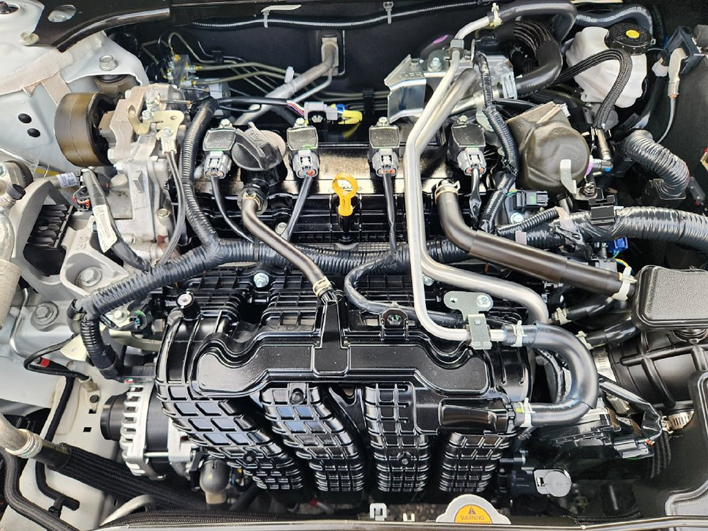 Used 2025 Nissan Altima 2.5 SV FWD image 31