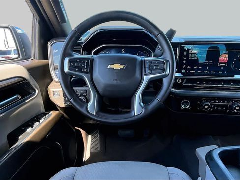 Used 2023 Chevrolet Silverado 1500 LT RWD image 6