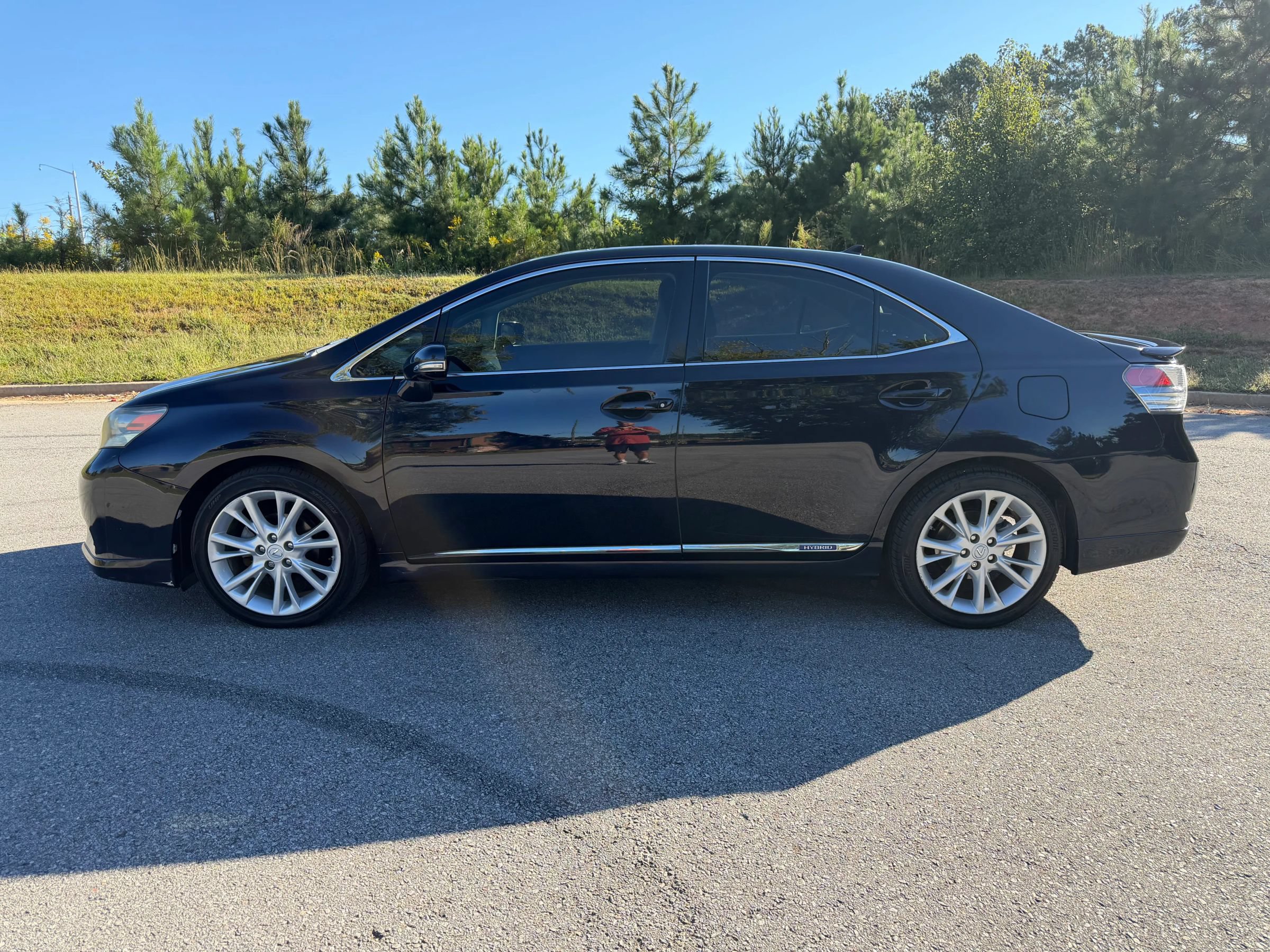Used 2010 Lexus HS 250h Premium w/ Preferred Accessory Package FWD image 4
