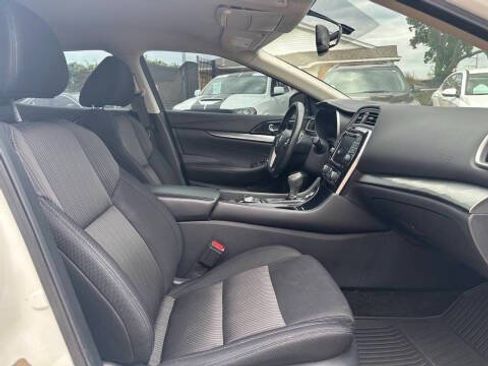 Used 2019 Nissan Maxima 3.5 S w/ Floor Mat Group FWD image 4
