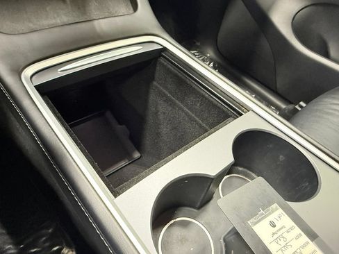 Used 2022 Tesla Model Y Performance AWD/4WD image 28