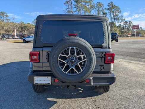 New 2026 Jeep Wrangler Unlimited Sahara AWD/4WD image 7