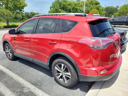 Used 2017 Toyota RAV4 XLE FWD image 4