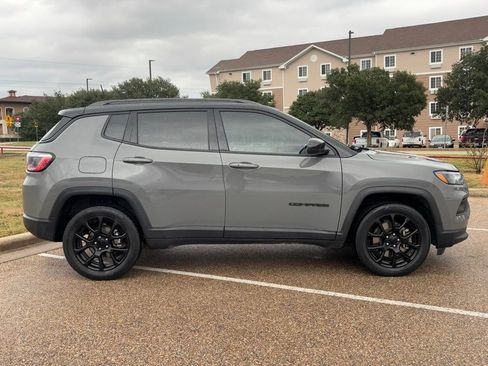 Used 2023 Jeep Compass Altitude w/ Convenience Group image 5