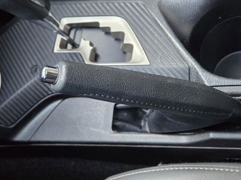 Used 2015 Toyota RAV4 Limited image 24