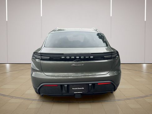New 2026 Porsche Macan 4 Electric AWD/4WD image 6