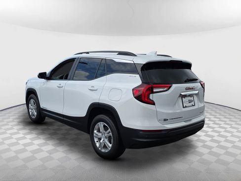 Used 2023 GMC Terrain SLE w/ Driver Convenience Package image 5