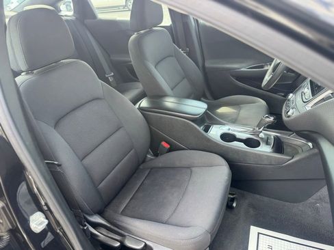 Used 2020 Chevrolet Malibu LT FWD image 18