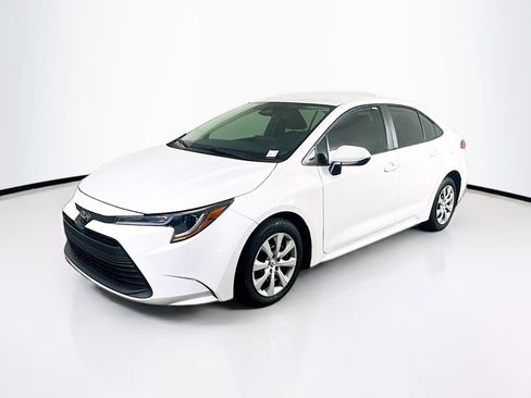 Used 2024 Toyota Corolla LE FWD image 3