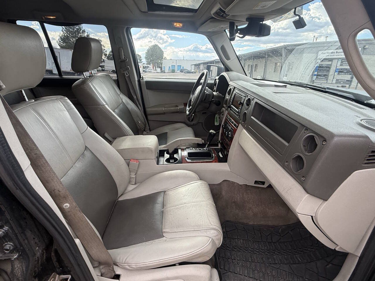 Used 2006 Jeep Commander Limited w/ Trailer Tow Group IV RWD image 23