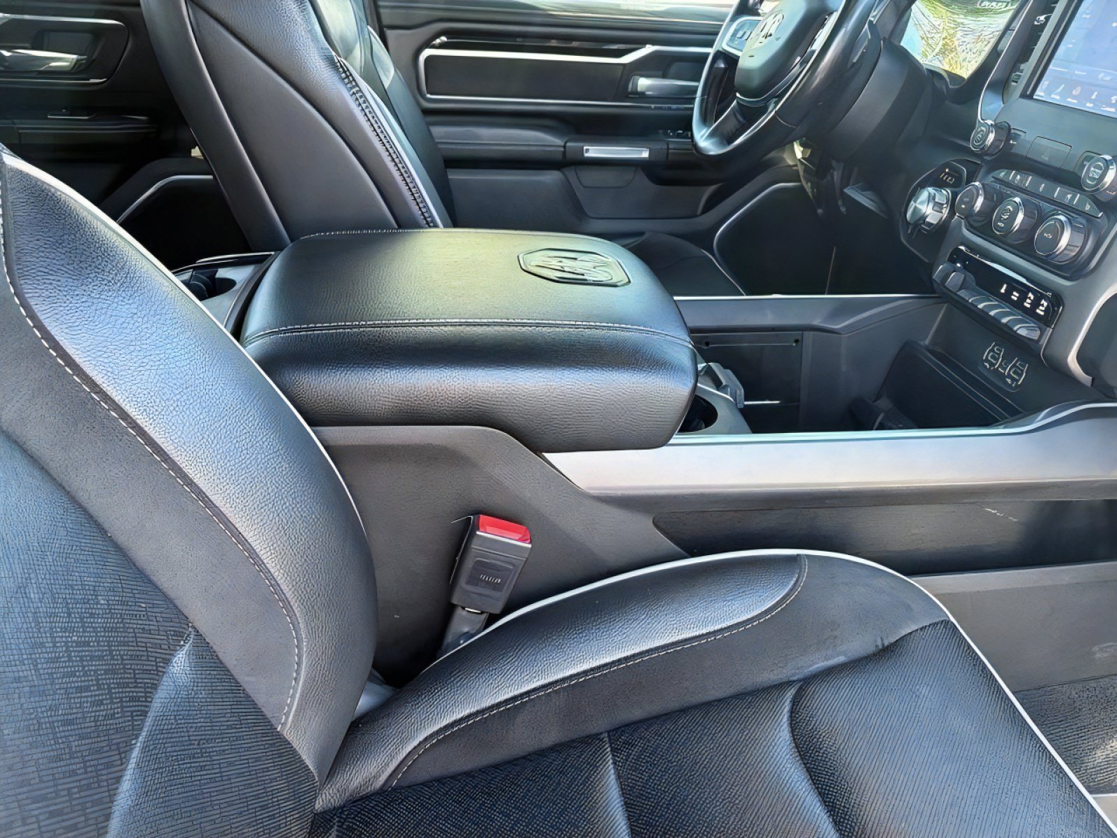 Used 2021 RAM 1500 Laramie w/ Sport Appearance Package AWD/4WD image 12