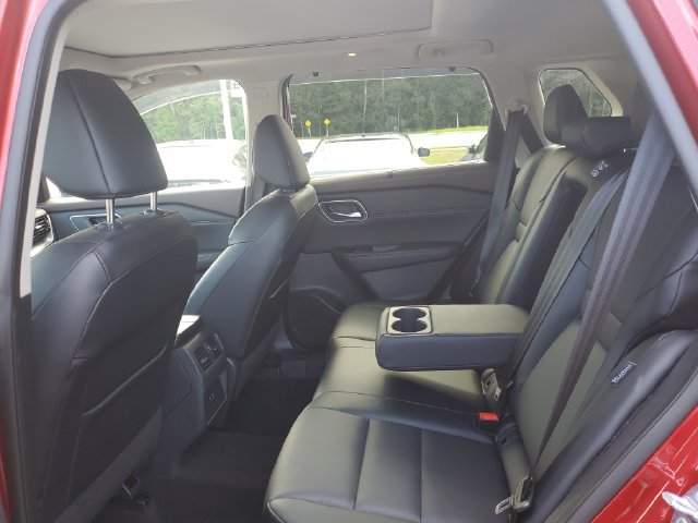 Used 2021 Nissan Rogue SV w/ Premium Package FWD image 9