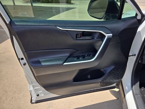 Used 2023 Toyota RAV4 LE FWD image 11