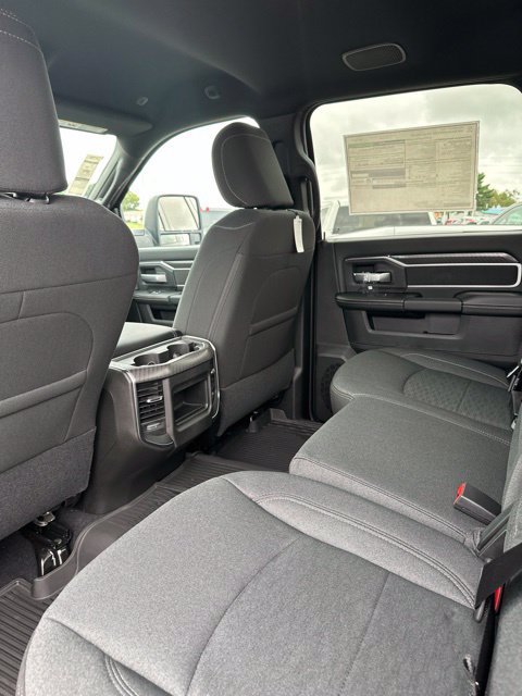 New 2026 RAM 3500 Big Horn AWD/4WD image 30