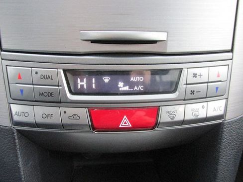 Used 2014 Subaru Outback 2.5i Limited w/ Moonroof Package image 14