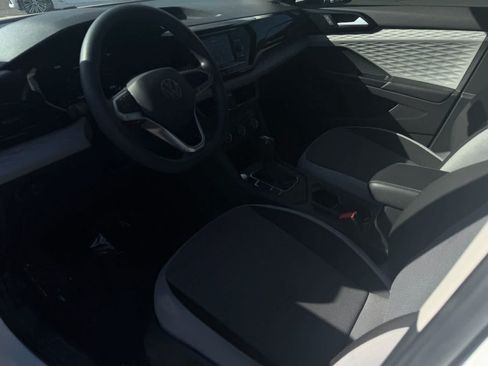 Used 2022 Volkswagen Taos S FWD image 2