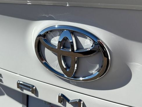 Used 2021 Toyota Camry SE image 28