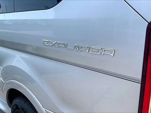 Used 2016 Ford Transit 150 148 Low Roof w/ Exterior Upgrade Package RWD image 4