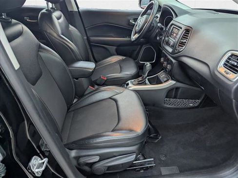 Used 2018 Jeep Compass Latitude image 20