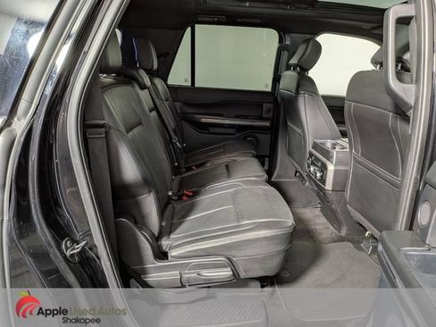Used 2018 Ford Expedition Max XLT w/ Equipment Group 202A AWD/4WD image 40