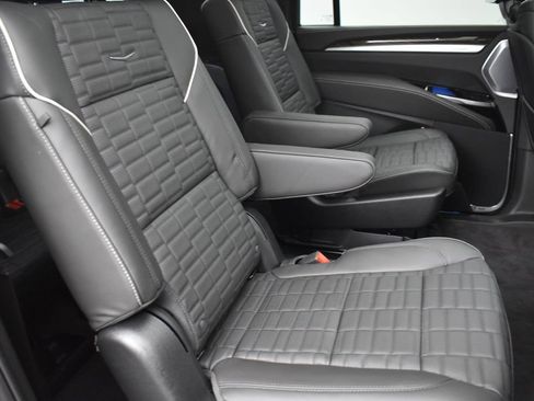 Used 2026 Cadillac Escalade ESV Platinum Sport w/ LPO, Floor Liner Package AWD/4WD image 33