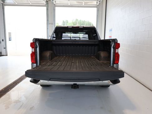 Used 2021 Chevrolet Silverado 1500 LT AWD/4WD image 31