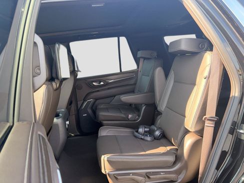 Used 2024 GMC Yukon Denali w/ Denali Reserve Package AWD/4WD image 12
