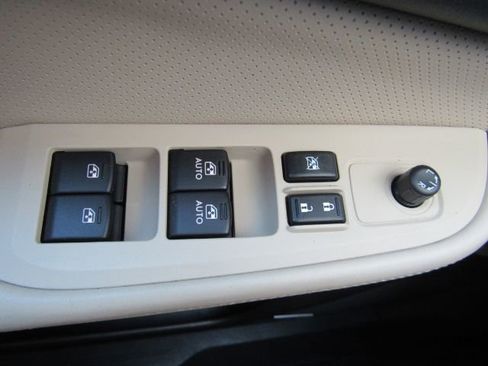 Used 2016 Subaru Outback 2.5i Limited image 36