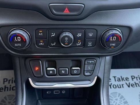 Used 2019 GMC Terrain SLE w/ Driver Convenience Package FWD image 41