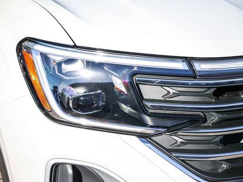 New 2026 Volkswagen Atlas SE image 14