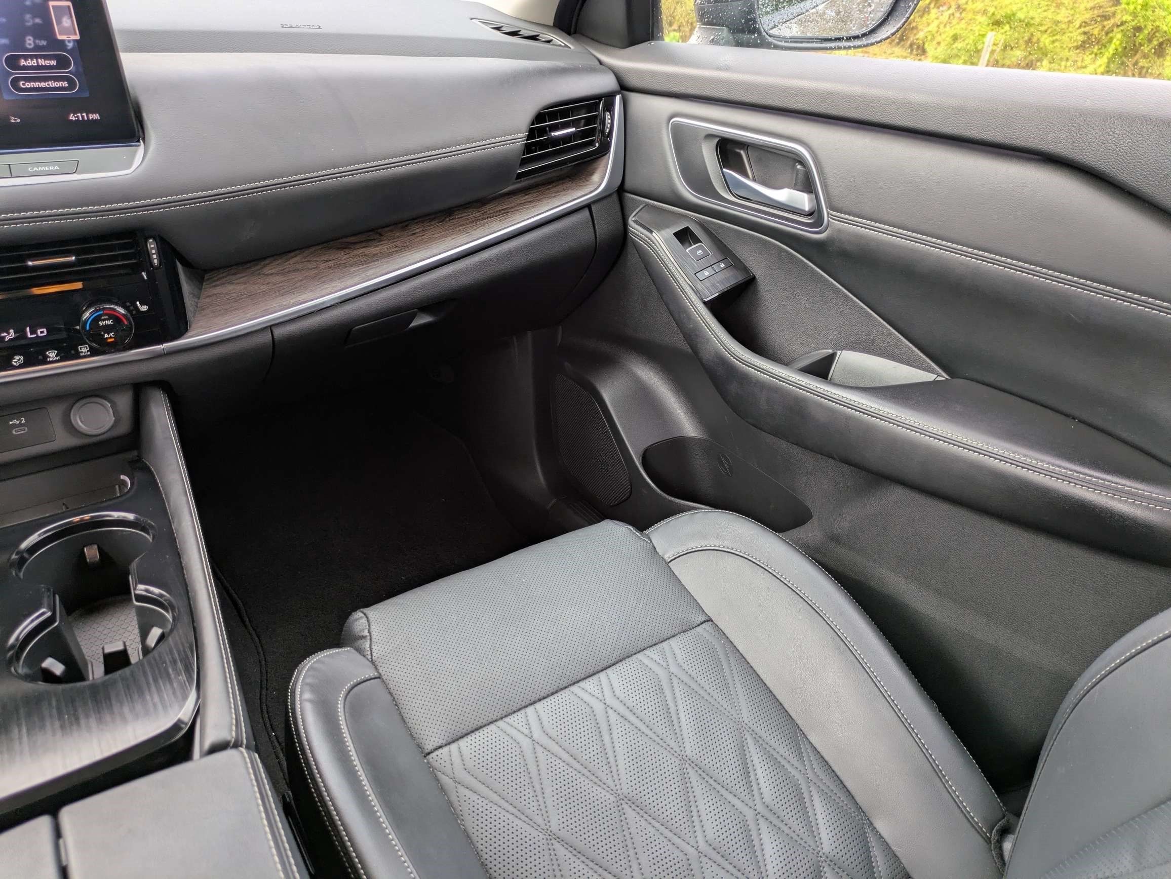 Used 2025 Nissan Rogue Platinum FWD image 17